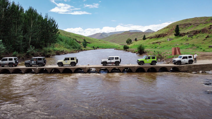 Suzuki Jimny in Lesotho by a dam