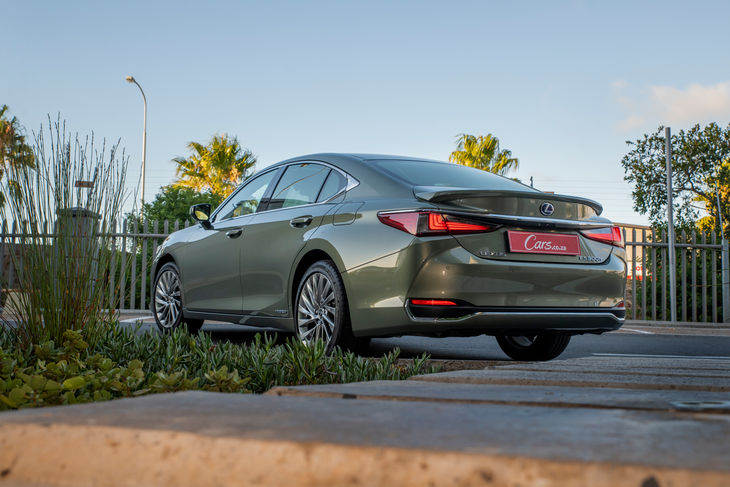 Lexus ES 300h rear