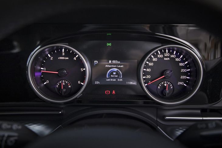 Kia Carnival attention assist