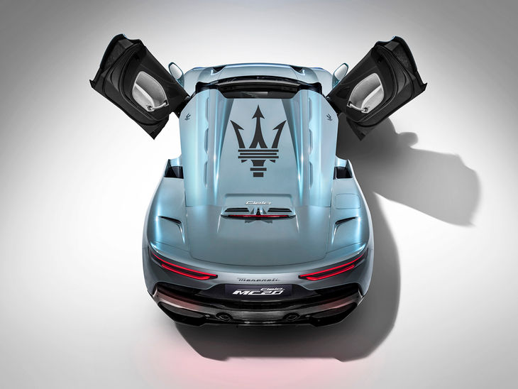 Maserati MC20 Cielo with butterfly doors open