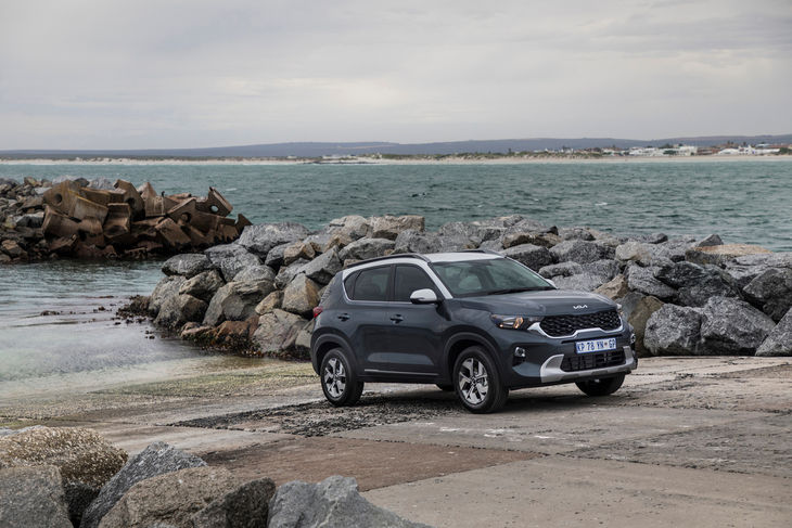 Kia Sonet turbo front