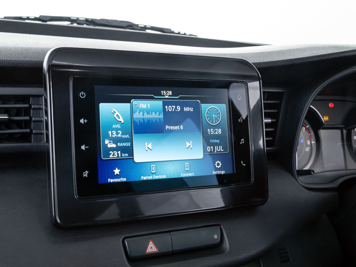Suzuki Ertiga GL touchscreen