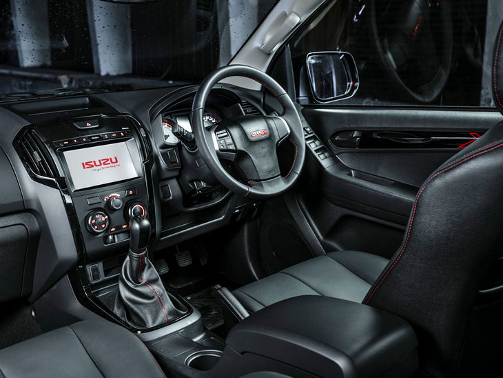 Isuzu D-Max X-Rider Black cabin