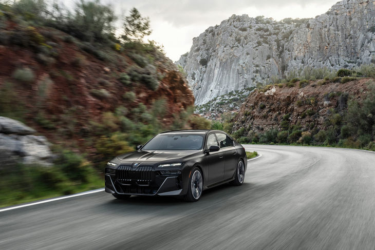 BMW 7 Series matt black