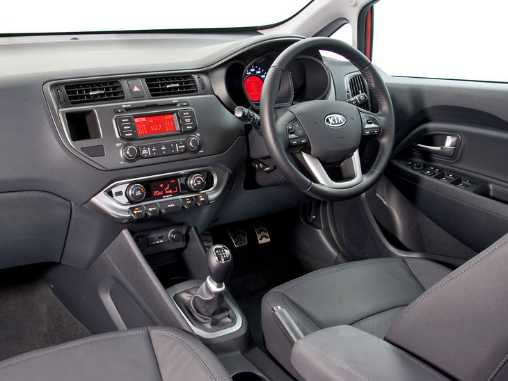 2011 Kia Rio cabin