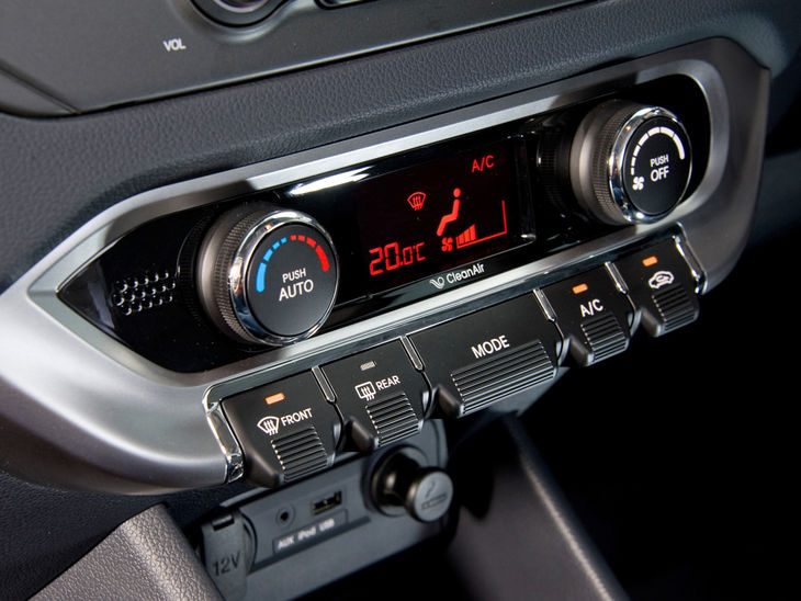 2011 Kia Rio climate control