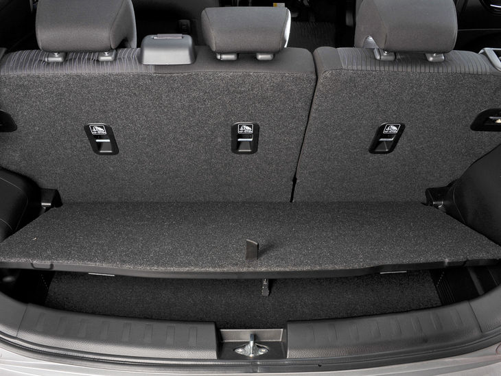 Suzuki Swift luggage compartment