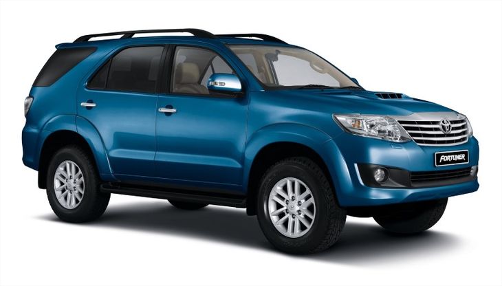 Toyota Fortuner 2 5 D 4d Raised Body 2011 Driving Impression