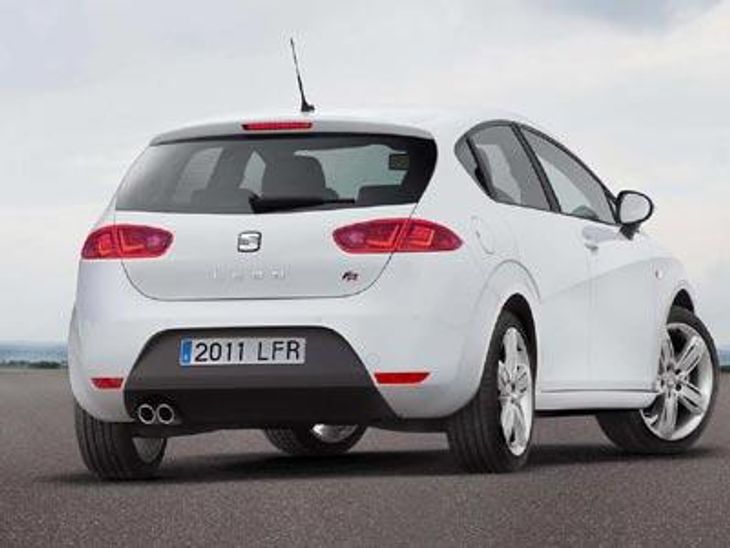 seat leon fr hot hatch revealed cars