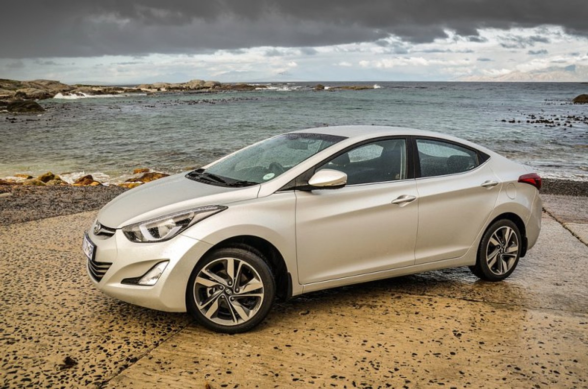 Hyundai Elantra 1.6 GLS (2014) Review Cars.co.za