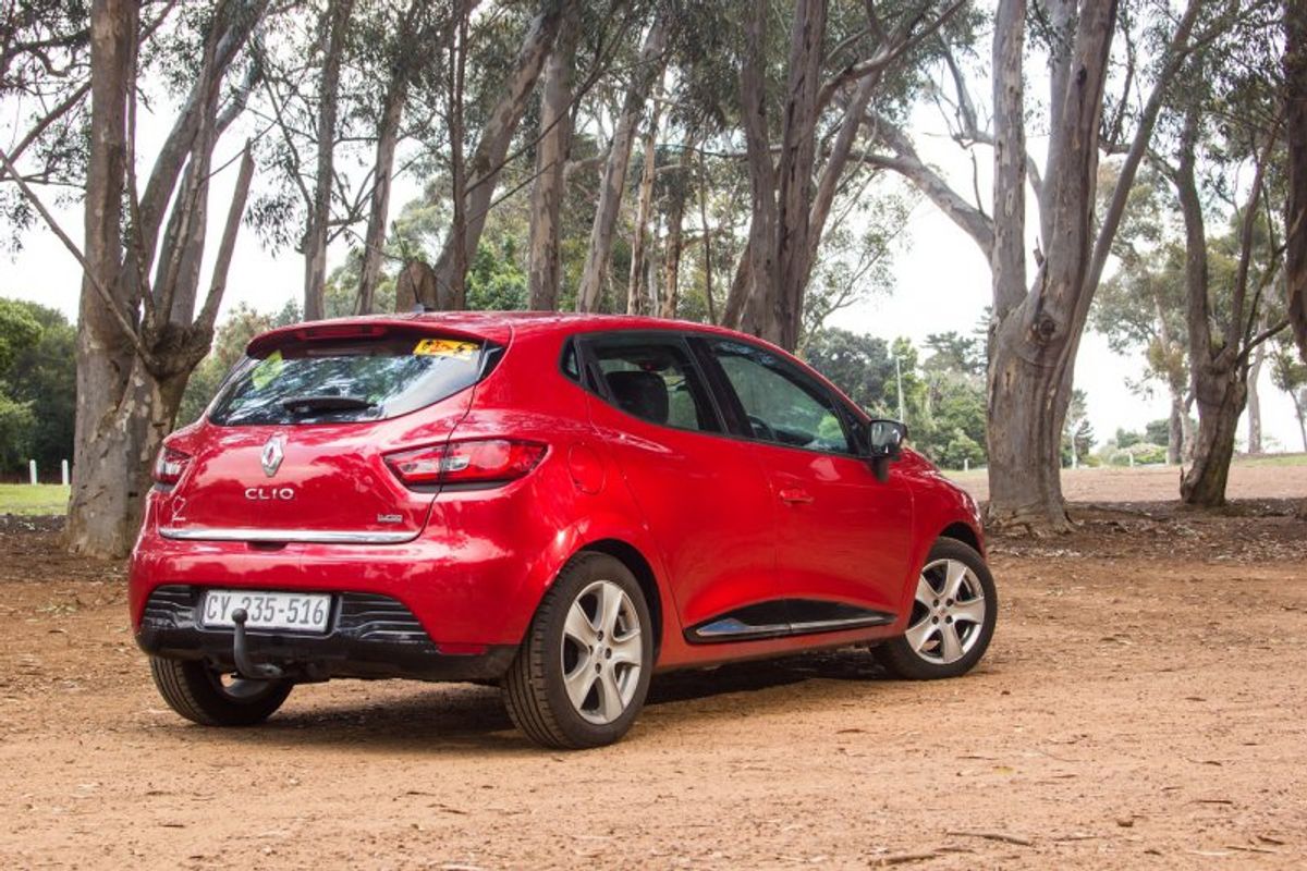 Comparison: Renault Clio vs Volkswagen Polo - Cars.co.za