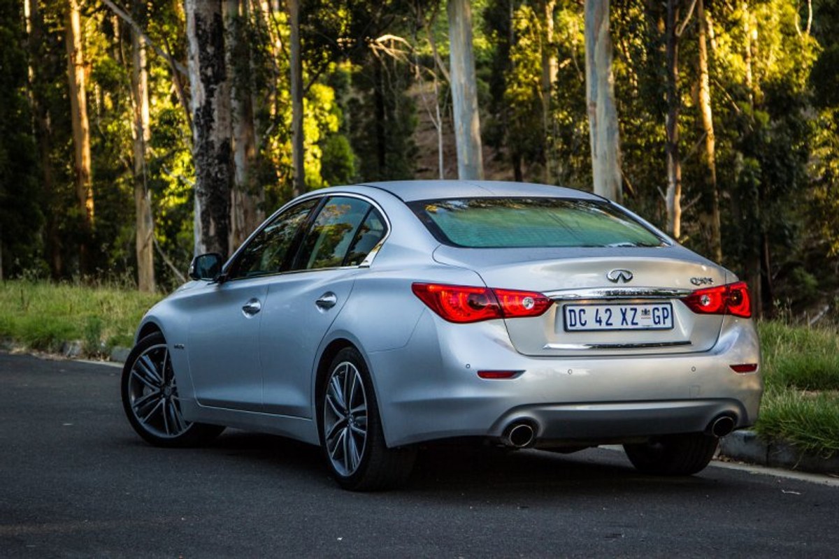 Infiniti q50s hybrid