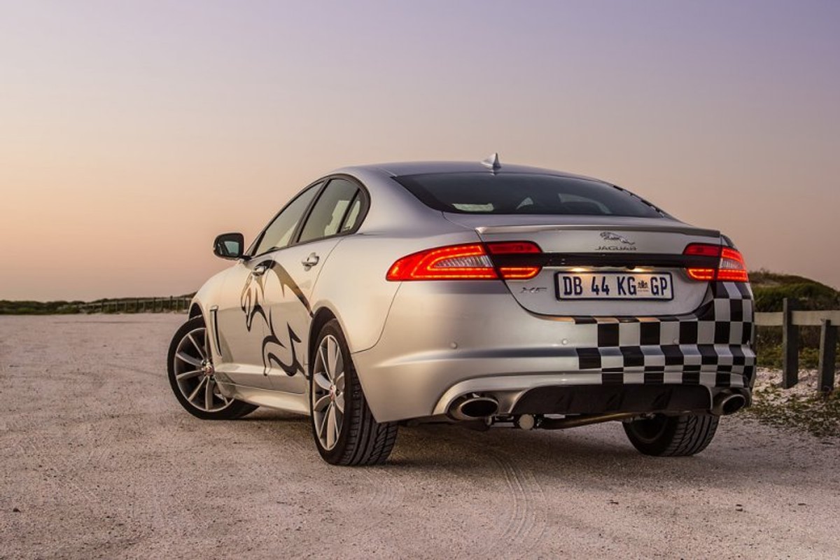 Jaguar XF 2.0 i4 (2014) Review - Cars.co.za