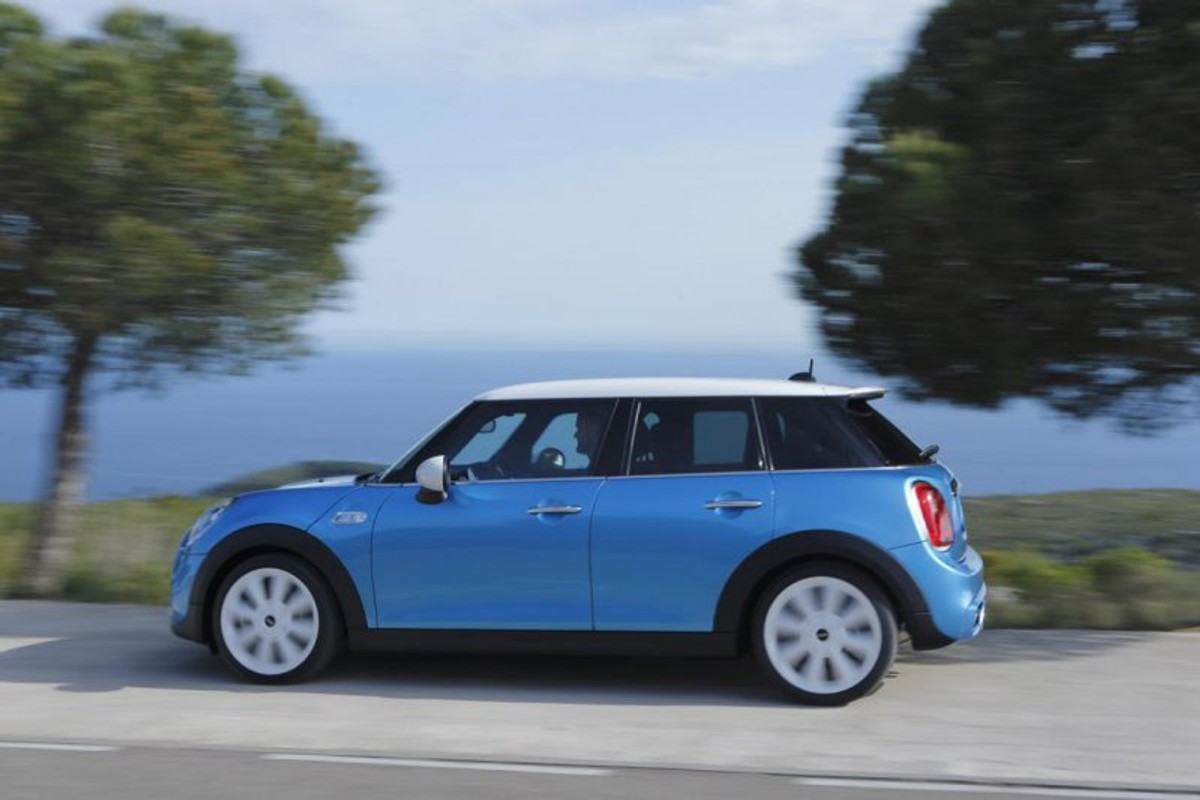 The New MINI 5 Door Unveiled Cars co za