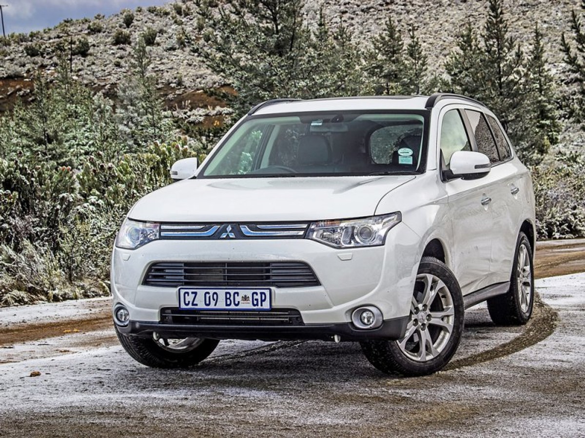 2014 Mitsubishi Outlander Review - Cars.co.za