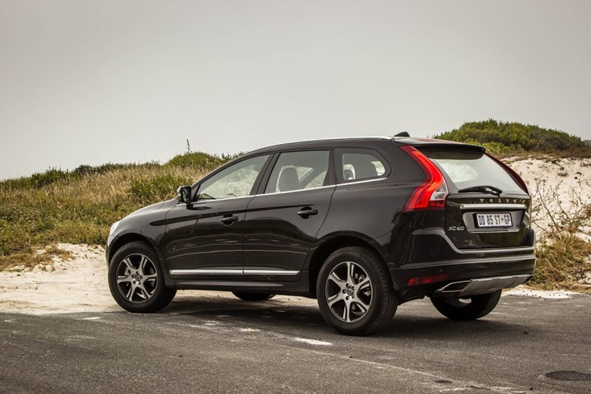 Volvo XC60 D4 (2014) Review Cars.co.za