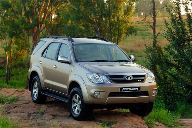 Toyota fortuner 2006 год