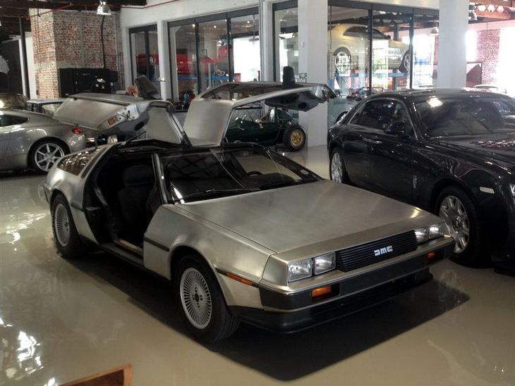 DeLorean DMC-12 Walk Around (Video) - Cars.co.za