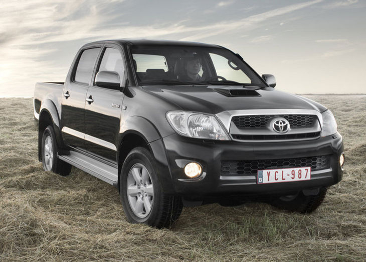 Toyota Hilux Double-Cab D-4D Raider 4x4 A/T (2009) Driving Impression ...