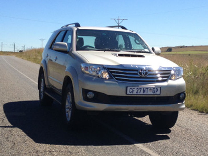 Toyota Fortuner 2 5d Automatic Review Cars Co Za