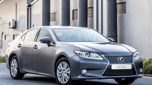 Lexus ES Review