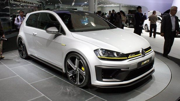 Volkswagen Golf R 400 Concept Bows Down In Beijing