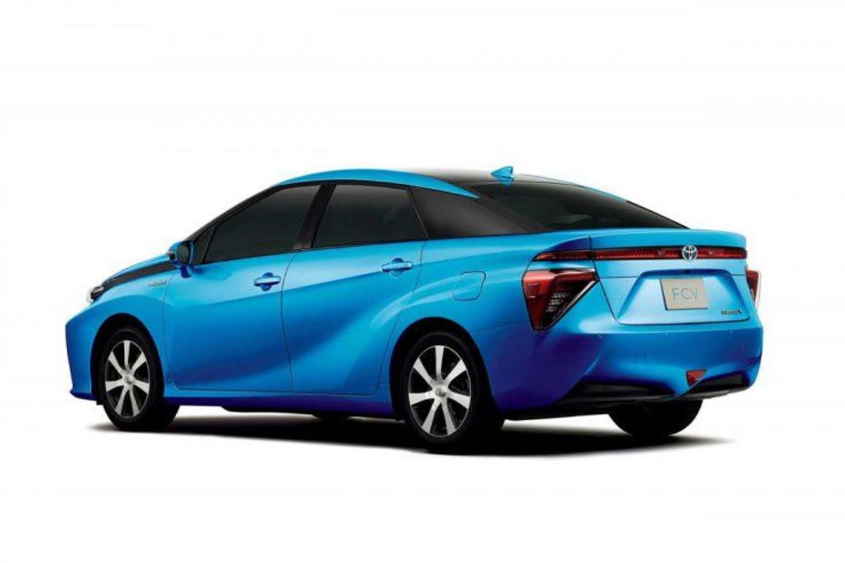 Production Ready Toyota Fuel Cell Vehicle Revealed