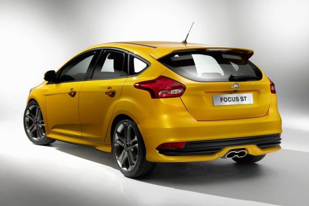 Facelifted Ford Focus ST Arrives