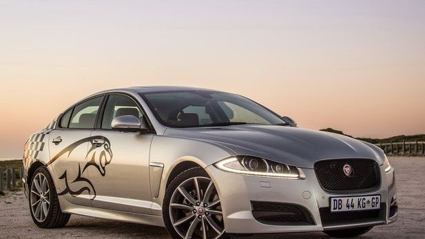 Jaguar XF 2.0 i4 (2014) Review