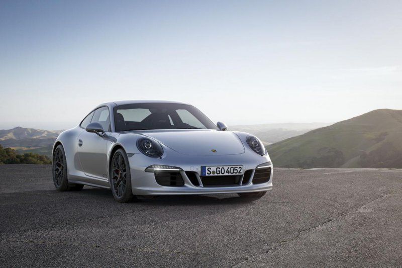 Porsche Unveils 2015 911 GTS (Video)