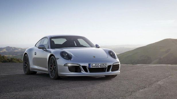 Porsche Unveils 2015 911 GTS (Video)