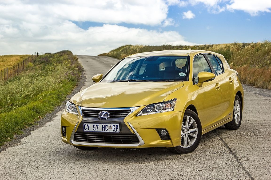 Lexus ct200h фото