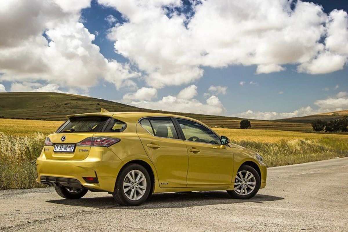 Lexus ct200h фото