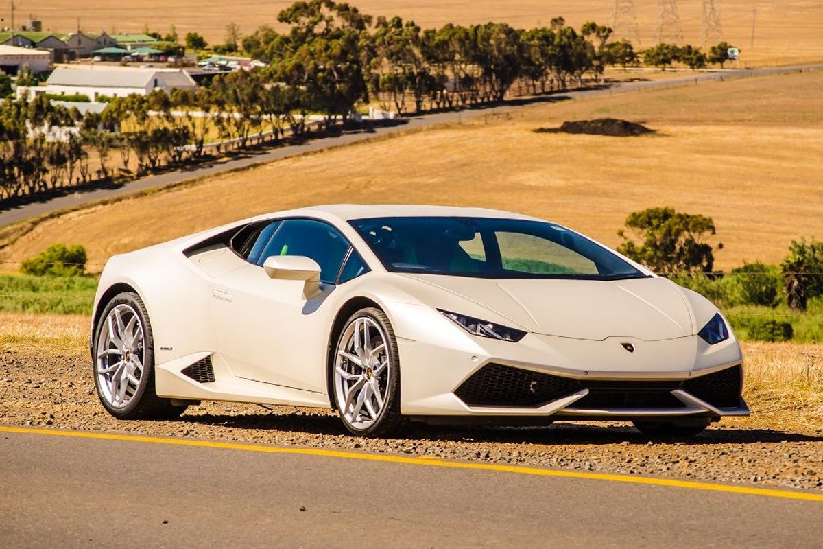 Can Lamborghinis Go Over Speedbumps Safely?