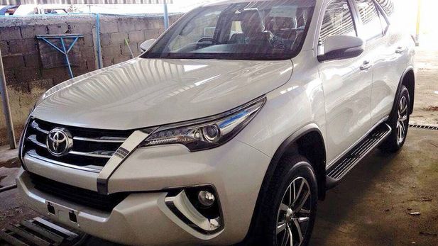 Toyota Fortuner Images Surface