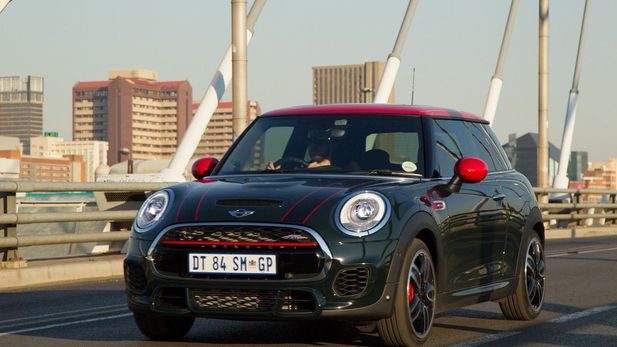 Mini John Cooper Works (2015) First Drive