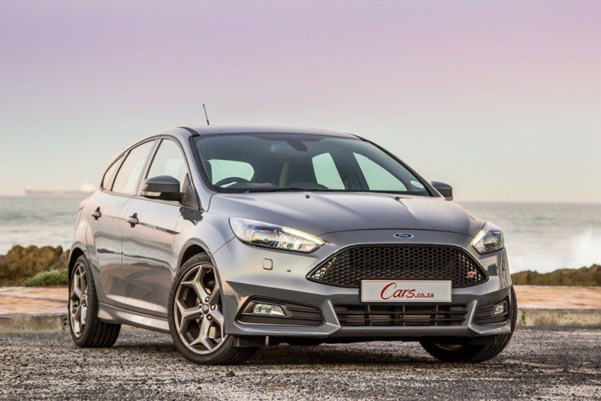 Ford Focus ST (2015) Review