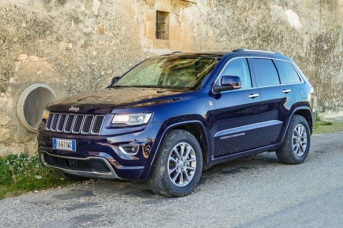 Jeep Conquers Volcano in Italy