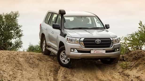 Toyota Land Cruiser 200 4.5 GX (2016) Review