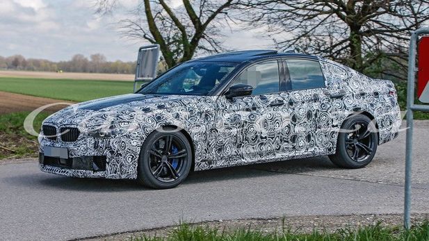 Spy Shots: 2017 BMW 5 Series
