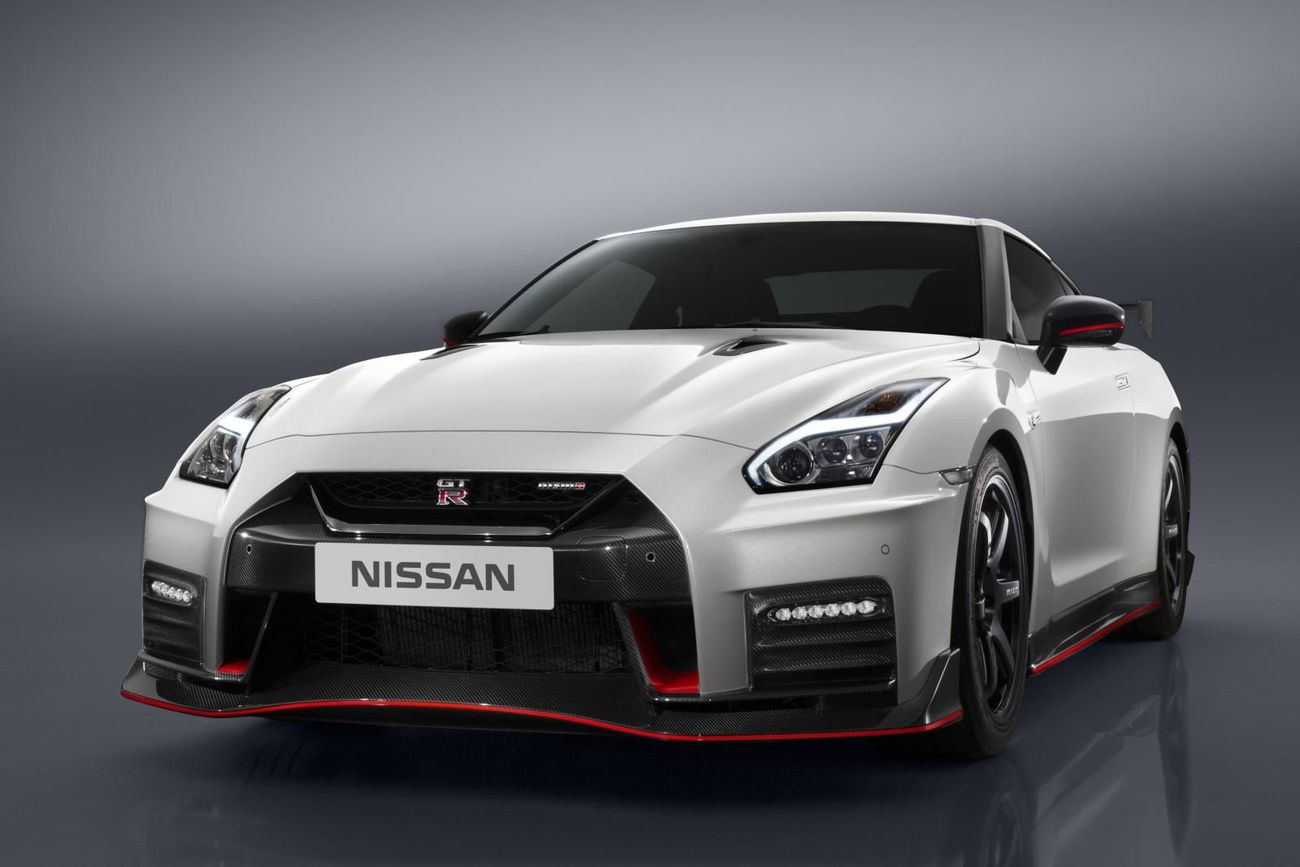タカラトミーモール限定 Nissan GT-R Nismo 2017 model Nissan Reveals the 2017 GT-R Nismo