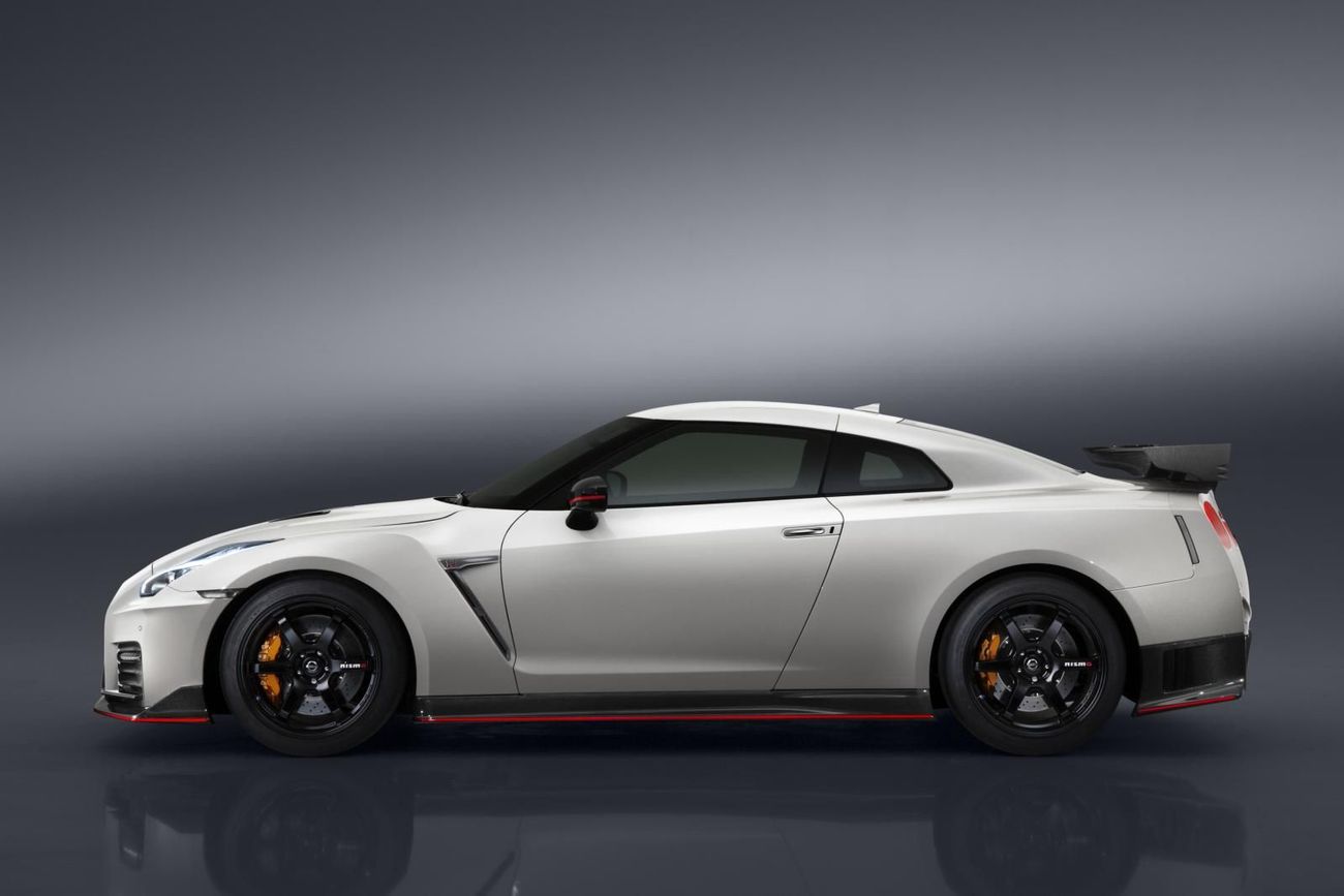 Nissan Reveals the 2017 GT-R Nismo