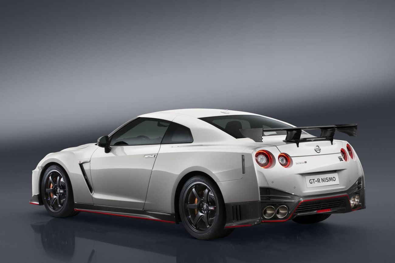 Nissan Reveals the 2017 GT-R Nismo