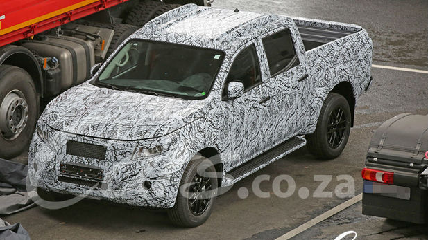 Spied: Mercedes-Benz double cab (2017)