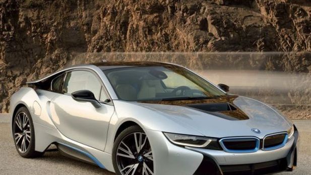 BMW i8 Wins 2015 International Engine of the Year Award