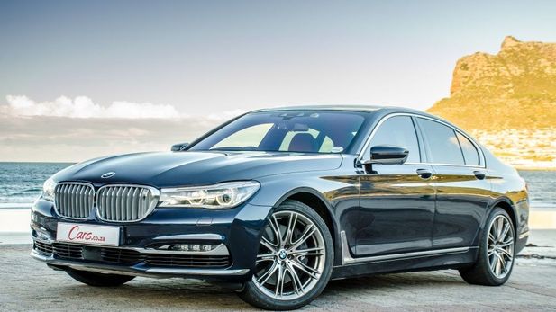 BMW 750i Design Pure Excellence (2016) Review