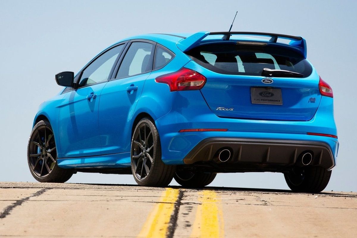 Ford Focus RS (2016) Specs & Price