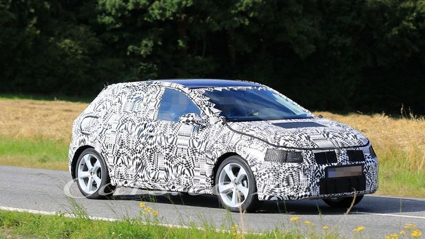 Spy Shots: Volkswagen Polo for 2018 (Video)