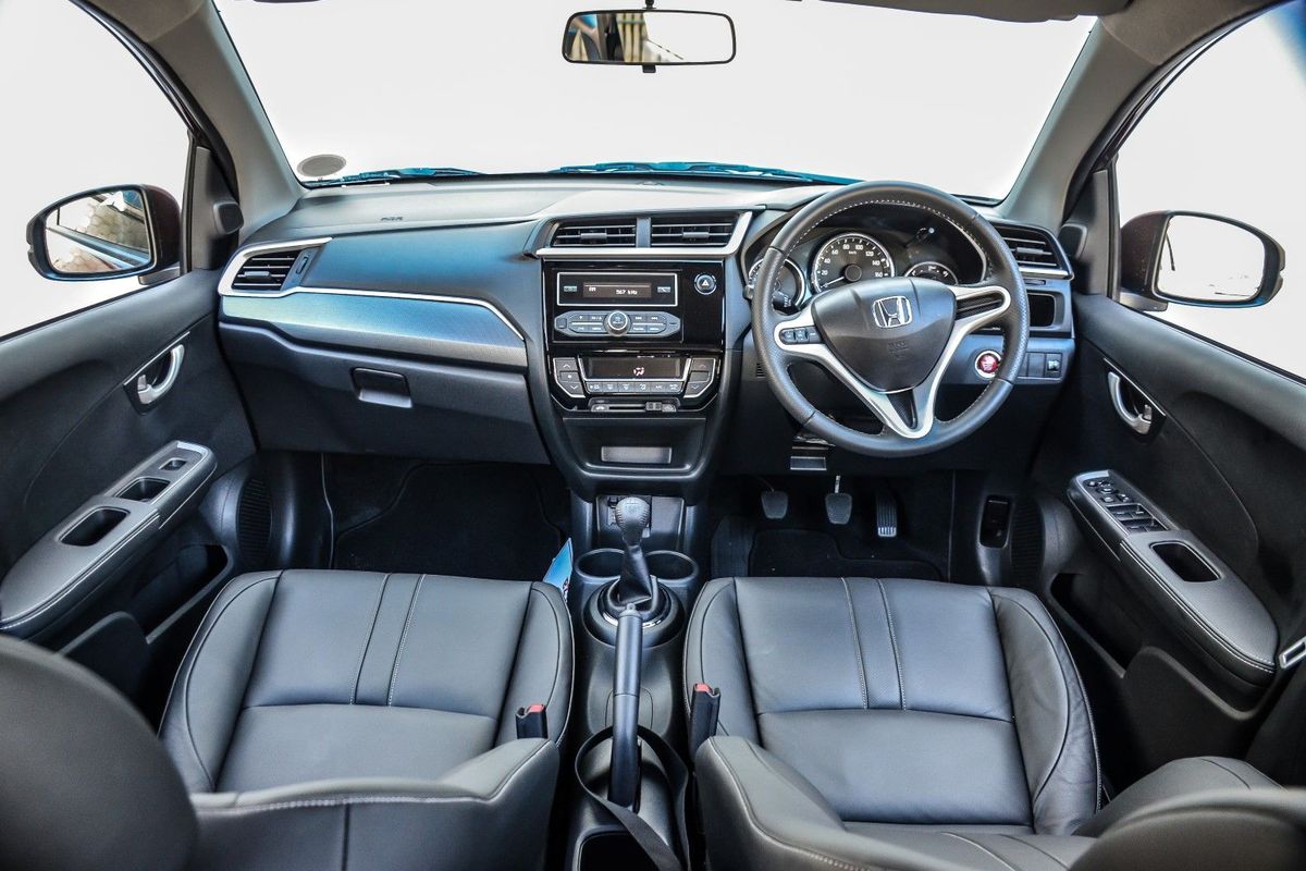 Honda Br V 1 5 Elegance Manual 16 Review