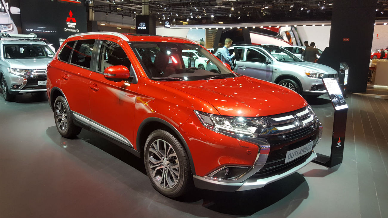 Mitsubishi Debuts Outlander Facelift in Paris